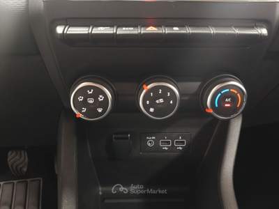 Renault Clio 1.0 TCE 90 Techno NAVI Grigio usata Striano