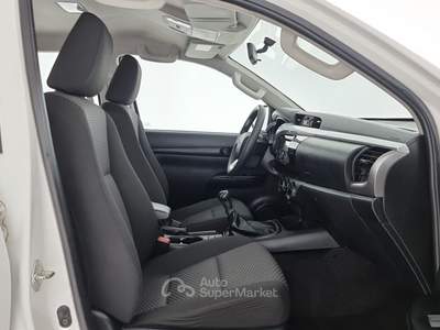 Toyota Hilux 2.4 D-4D DC Comfort 4WD M/T Gancio traino Bianco usata Reggio nell'Emilia