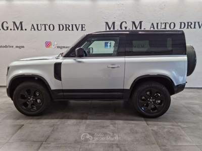 Land Rover Defender 90 3.0D I6 300 CV AWD Auto X-Dynamic HSE Argento usata Erba
