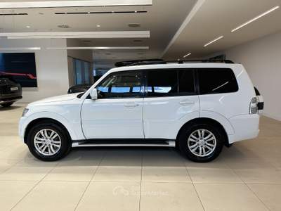 Mitsubishi Pajero 3.2 DI-D INSTYLE LWB AUT (140KW) Bianco usata Forlì