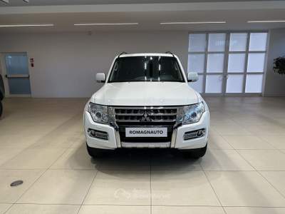Mitsubishi Pajero 3.2 DI-D INSTYLE LWB AUT (140KW) Bianco usata Forlì