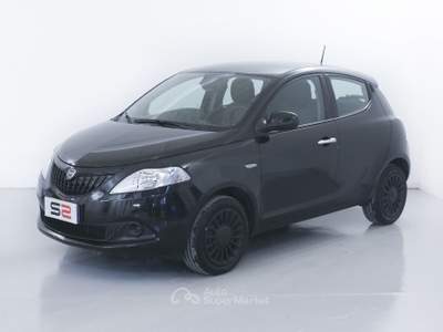 Lancia Ypsilon 1.0 FireFly 70cv Hybrid Silver Nero usata Feltre Lancia Ypsilon 1.0 FireFly 70cv Hybrid Silver Nero usata Feltre