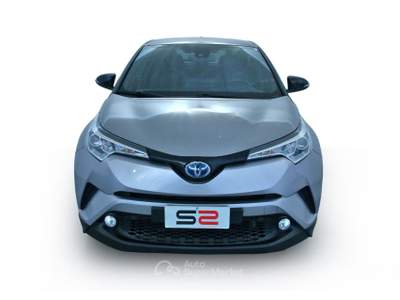Toyota C-HR 1.8H 122cv E-CVT Style Telecamera posteriore/Sedili anteriori riscaldabili/Cerchi in lega da 18"/Vetri posteriori oscurati Argento usata Feltre
