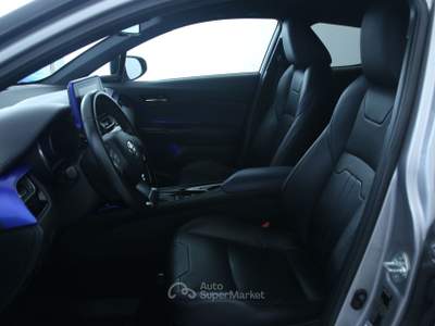 Toyota C-HR 1.8H 122cv E-CVT Style Telecamera posteriore/Sedili anteriori riscaldabili/Cerchi in lega da 18"/Vetri posteriori oscurati Argento usata Feltre