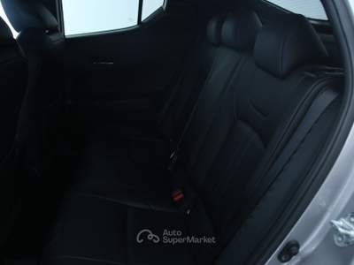 Toyota C-HR 1.8H 122cv E-CVT Style Telecamera posteriore/Sedili anteriori riscaldabili/Cerchi in lega da 18"/Vetri posteriori oscurati Argento usata Feltre