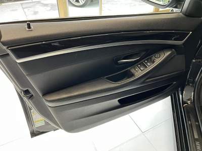 BMW Serie 5 530d Futura d Touring xdrive Business auto Nero usata Torino