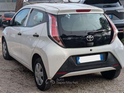 Toyota Aygo Aygo 1.0 VVT-i 69 CV 5 porte x-play Bianco usata Roma