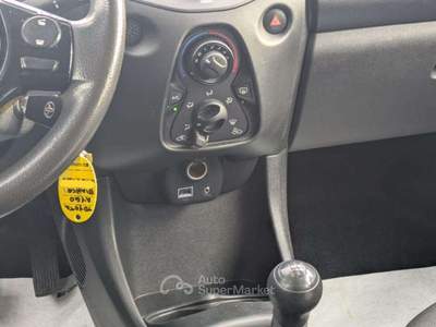Toyota Aygo Aygo 1.0 VVT-i 69 CV 5 porte x-play Bianco usata Roma
