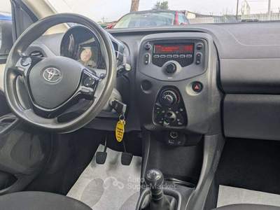 Toyota Aygo Aygo 1.0 VVT-i 69 CV 5 porte x-play Bianco usata Roma