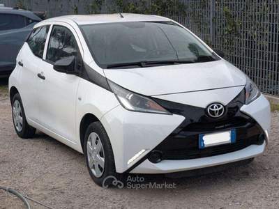 Toyota Aygo Aygo 1.0 VVT-i 69 CV 5 porte x-play Bianco usata Roma