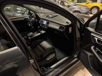 Porsche Macan Porsche Macan Turbo Unico Proprietario Grigio usata Crema