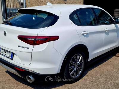 Alfa Romeo Stelvio OTTIMO COMPROMESSO PREZZO INTERESSANTE Bianco usata San Donato Milanese
