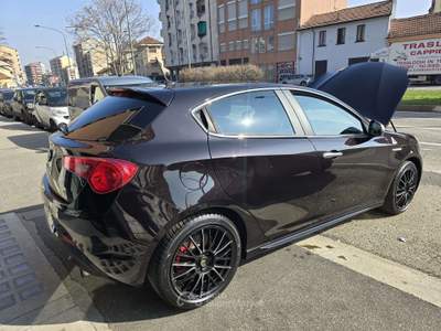 Alfa Romeo Giulietta Giulietta III 2010 1750 tbi Q.V 235cv Nero usata Torino