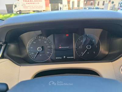 Land Rover Range Rover Velar Range Velar 3.0 V6 sd6 R-Dynamic SE 300cv auto Oro usata Torino