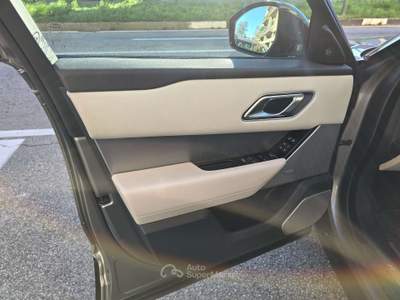 Land Rover Range Rover Velar Range Velar 3.0 V6 sd6 R-Dynamic SE 300cv auto Oro usata Torino