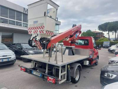 Iveco Daily 2.3 HPI PM-RG CABINATO CON CESTELLO TELESCOPICO 97CV Rosso usata Pisa