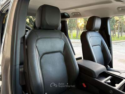Land Rover Defender 110 3.0D I6 200 CV AWD Auto SE 7 POSTI. Marrone usata Carovigno
