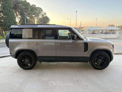Land Rover Defender 110 3.0D I6 200 CV AWD Auto SE 7 POSTI Marrone usata Carovigno