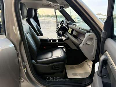 Land Rover Defender 110 3.0D I6 200 CV AWD Auto SE 7 POSTI Marrone usata Carovigno