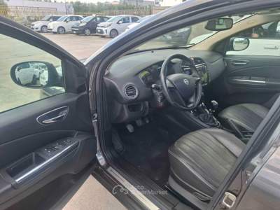 Lancia Delta - 2014 PLATINO TETTO APRIBILE Grigio usata ANDRIA