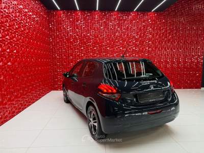 Peugeot 208 5 porte Active OK NEOPATENTATI Blu/Azzurro usata Agliana