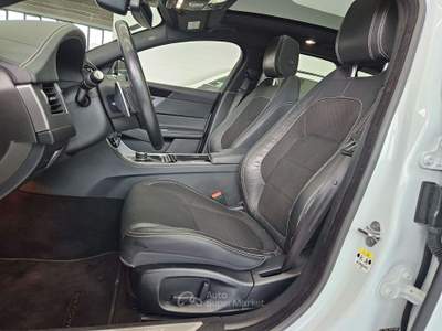 Jaguar XF Sportbrake 2.0d i4 Portfolio AUTOMATICO /TETTO PANORAMICO Bianco usata Martinengo