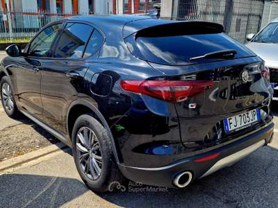 Alfa Romeo Stelvio POCHI CHILOMETRI AL GIUSTO COMPROMESSO Nero usata San Donato Milanese