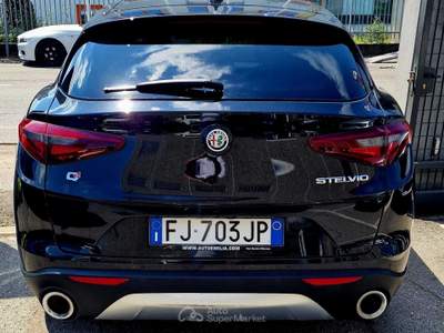 Alfa Romeo Stelvio POCHI CHILOMETRI AL GIUSTO COMPROMESSO Nero usata San Donato Milanese