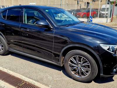 Alfa Romeo Stelvio POCHI CHILOMETRI AL GIUSTO COMPROMESSO Nero usata San Donato Milanese