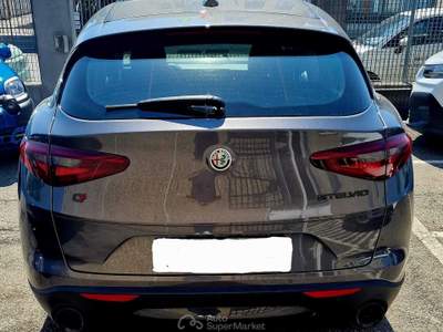Alfa Romeo Stelvio MAI TROPPI KM PER UNA STELVIO - KM PERCORSI TUTTI IN AUTOSTRADA Grigio usata San Donato Milanese