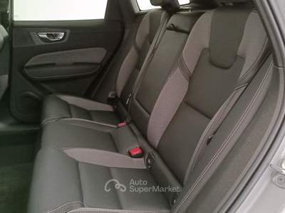 Volvo XC60 Xc60 2.0 b4 plus dark auto Argento usata Rivoli