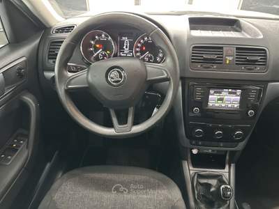 Skoda Yeti 1.2 Tsi Ambition Gpl Bianco usata Santa Maria a Monte