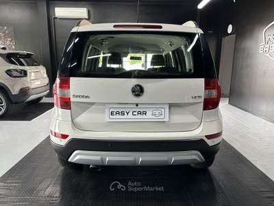Skoda Yeti 1.2 Tsi Ambition Gpl Bianco usata Santa Maria a Monte