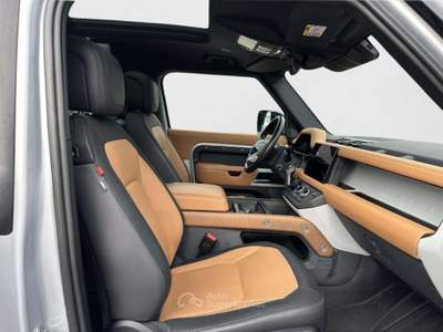 Land Rover Defender 110 3.0D I6 250 CV AWD Auto X-Dynamic HSE Argento usata Monteriggioni