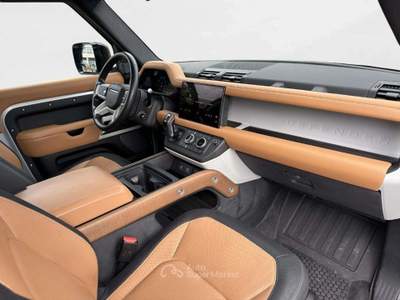 Land Rover Defender 110 3.0D I6 250 CV AWD Auto X-Dynamic HSE Argento usata Monteriggioni