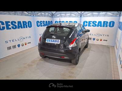 Lancia Ypsilon 1.0 firefly hybrid Platino s&s 70cv Nero usata Pont-Saint-Martin
