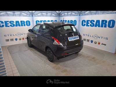Lancia Ypsilon 1.0 firefly hybrid Platino s&s 70cv Nero usata Pont-Saint-Martin