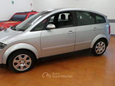 Audi A2 unico propietario . Argento usata Dormelletto