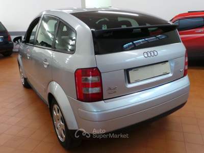 Audi A2 unico propietario . Argento usata Dormelletto