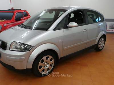 Audi A2 unico propietario . Argento usata Dormelletto