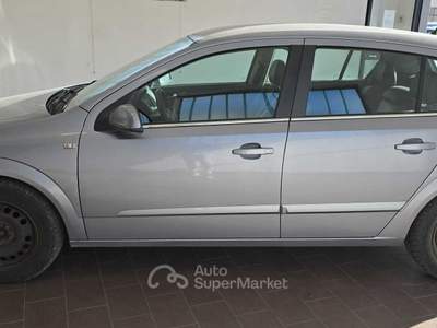 Opel Astra 1.7 CDTi DOPPIO TRENO DI GOMME usata Villa di Tirano