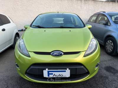 Ford Fiesta 5 porte,radio,clima,comandi al volante Verde usata San Michele Salentino