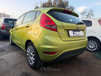 Ford Fiesta 5 porte,radio,clima,comandi al volante Verde usata San Michele Salentino