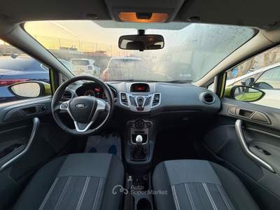 Ford Fiesta 5 porte,radio,clima,comandi al volante Verde usata San Michele Salentino