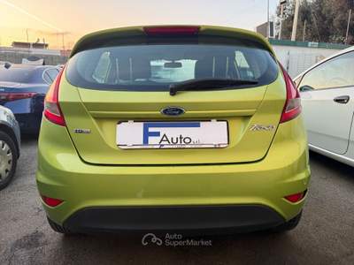 Ford Fiesta 5 porte,radio,clima,comandi al volante Verde usata San Michele Salentino