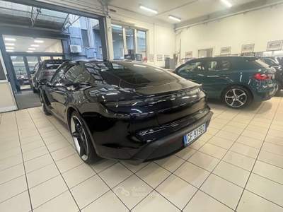 Porsche Taycan 4S PERFORMANCE Nero usata Milano