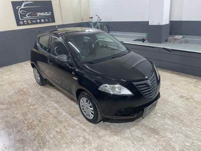 Lancia Ypsilon 85 CV 5 porte Metano Ecochic Gold Nero usata Giugliano in Campania