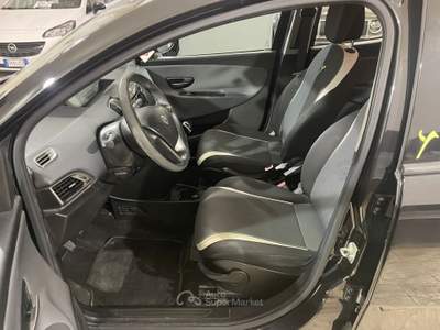 Lancia Ypsilon 85 CV 5 porte Metano Ecochic Gold Nero usata Giugliano in Campania