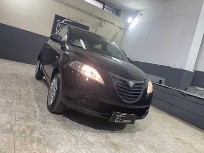 Lancia Ypsilon 85 CV 5 porte Metano Ecochic Gold Nero usata Giugliano in Campania
