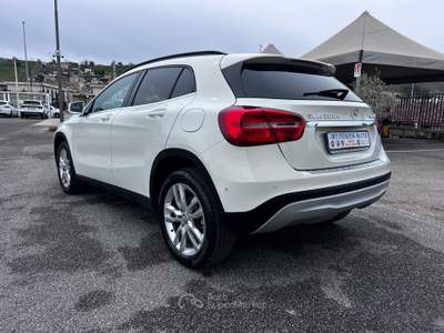 Mercedes-Benz GLA Automatic 4Matic Premium Bianco usata QUARTO